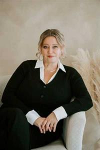 Photo of JENNIFER BURNS