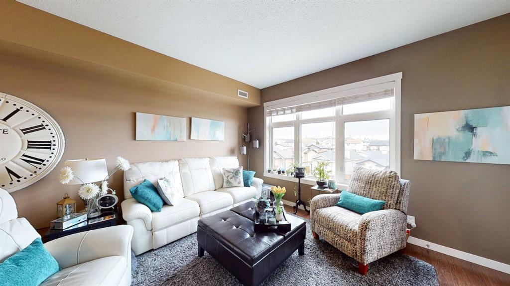 #318 19 Terrace View NE