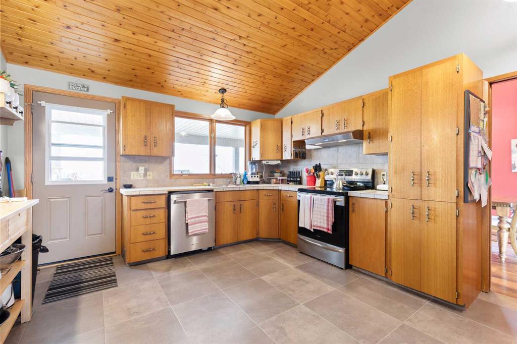 48 Buttercup Court SE