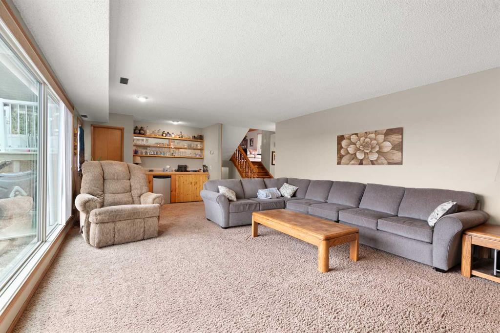48 Buttercup Court SE