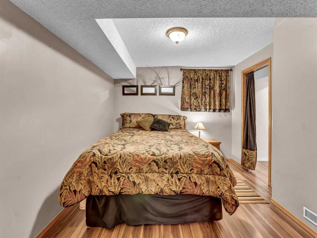 4 Redwood Court SE