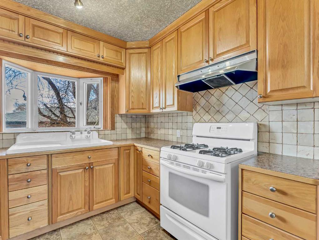 7 12 Street SW