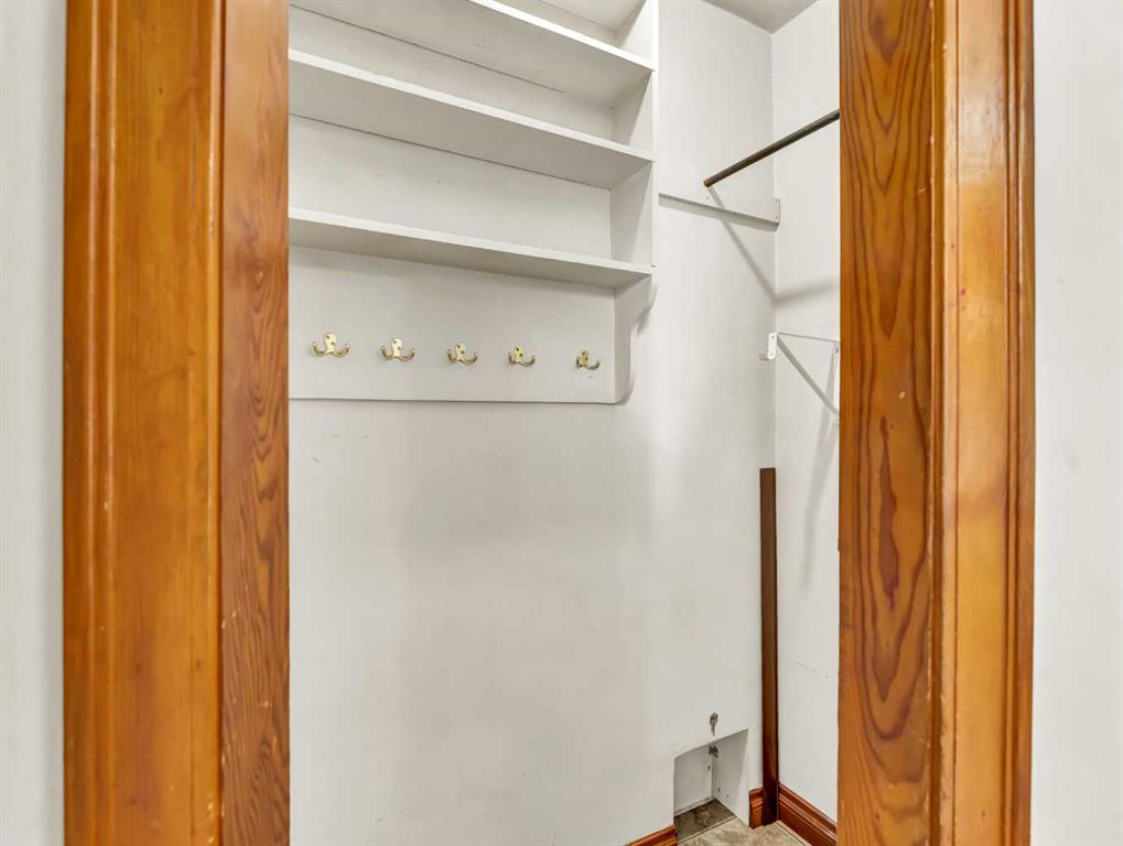 7 12 Street SW