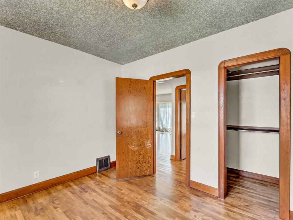 7 12 Street SW