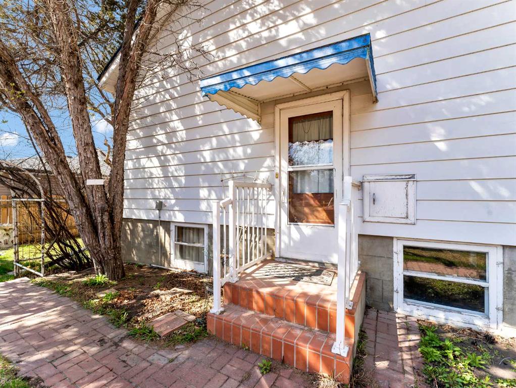 7 12 Street SW