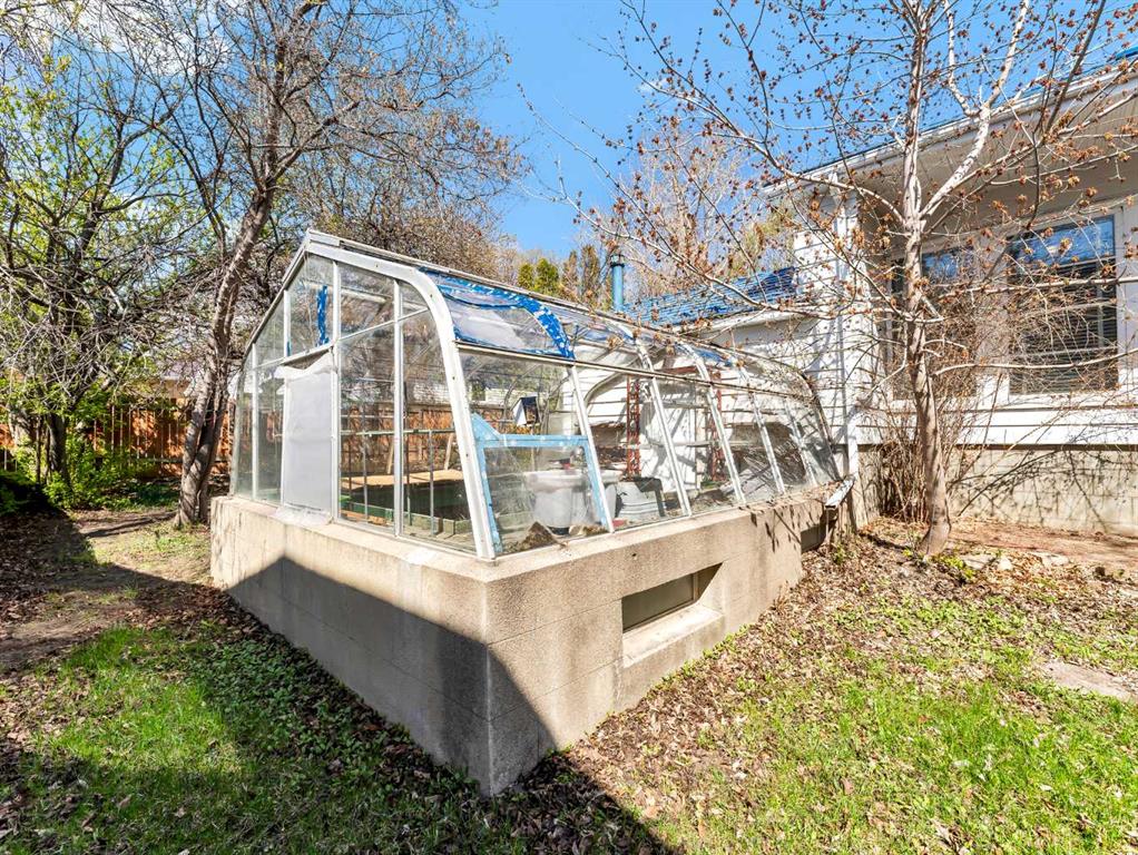 7 12 Street SW