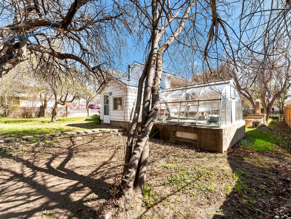 7 12 Street SW