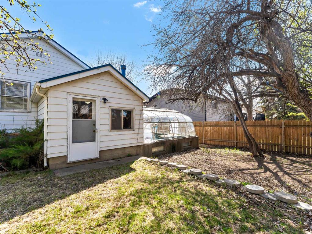 7 12 Street SW