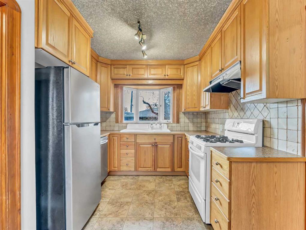 7 12 Street SW