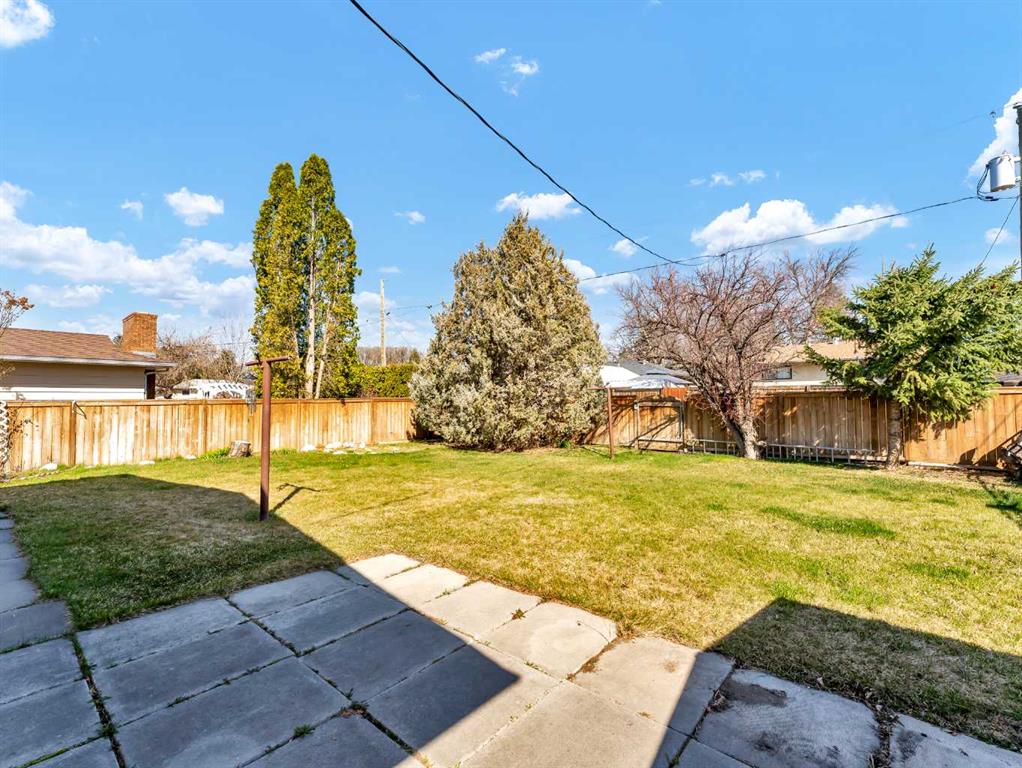 271 Colter Crescent NW