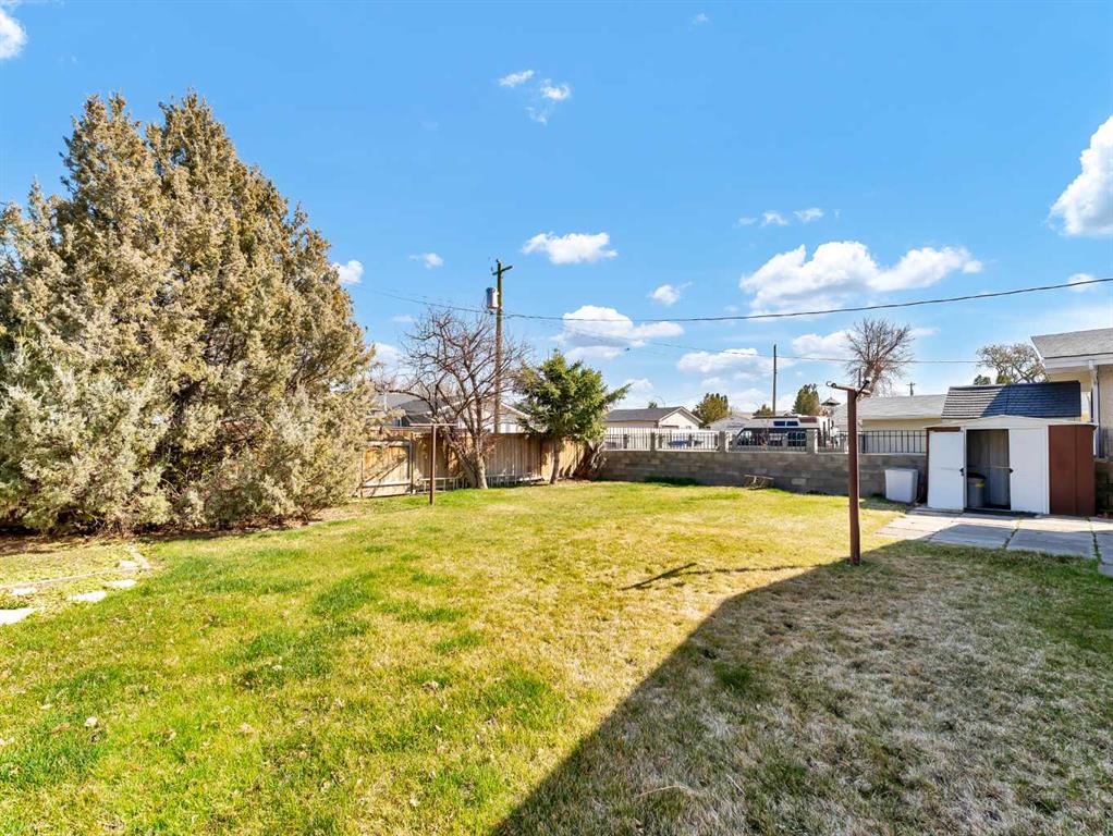 271 Colter Crescent NW