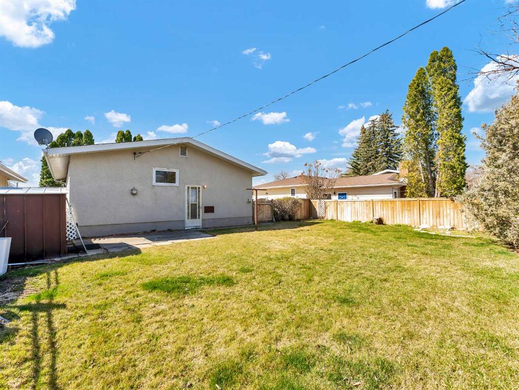 271 Colter Crescent NW