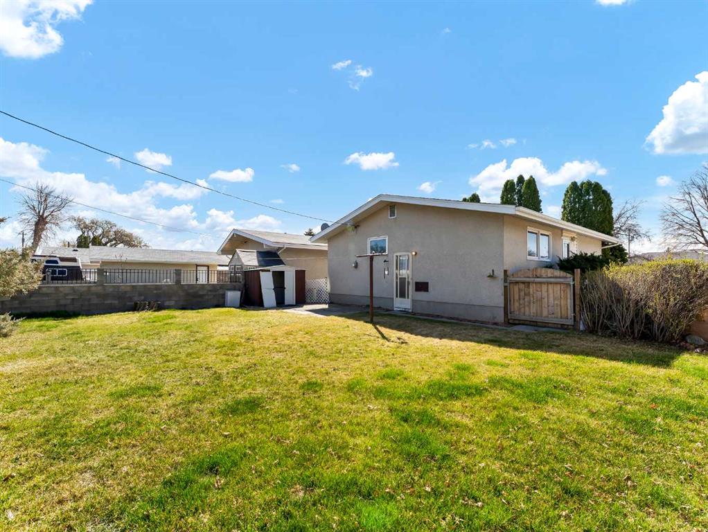 271 Colter Crescent NW