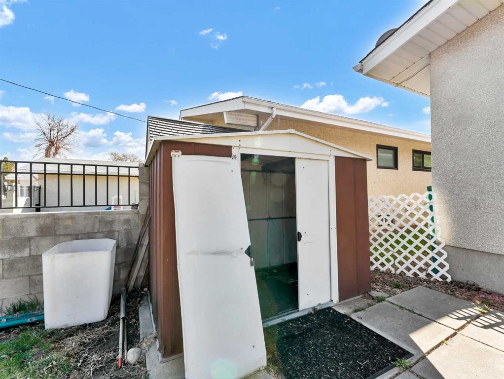 271 Colter Crescent NW