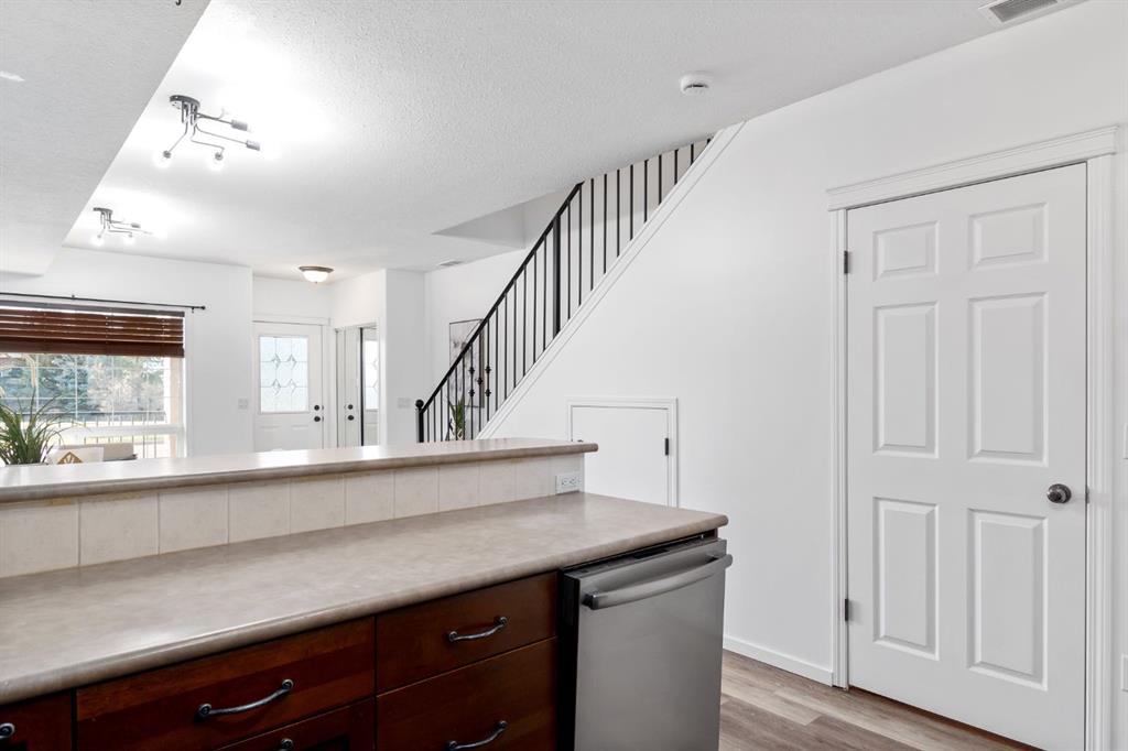 #7 89 Sunrise Way SW
