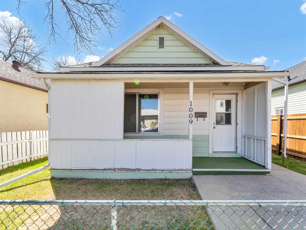 1009 Yuill Street SE, Medicine Hat