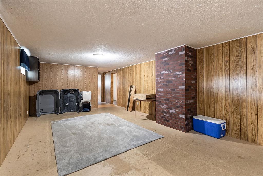 202 2 Street W