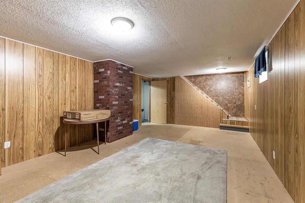 202 2 Street W
