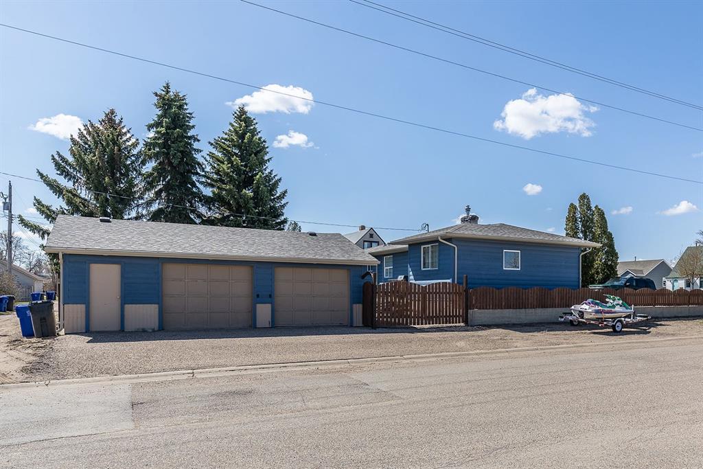 202 2 Street W