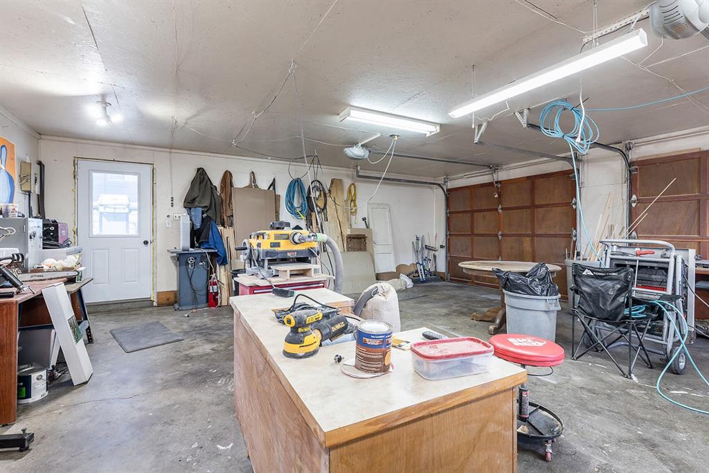 202 2 Street W