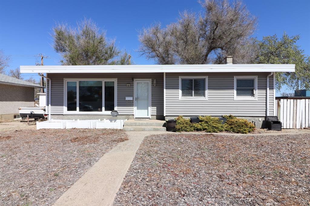 2 14 Street NW, Medicine Hat