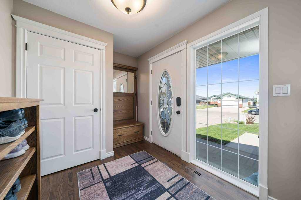 106 Redcliff Way SW