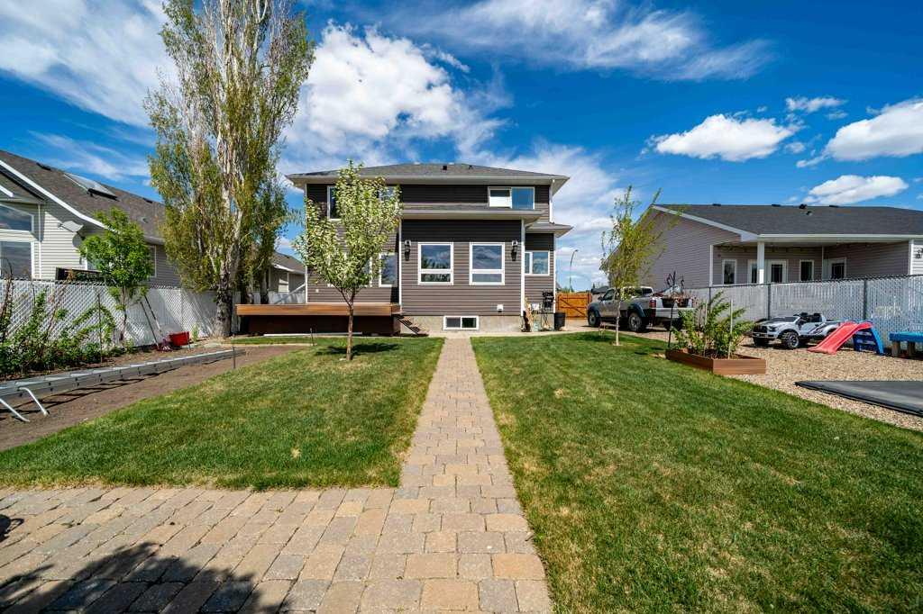 106 Redcliff Way SW