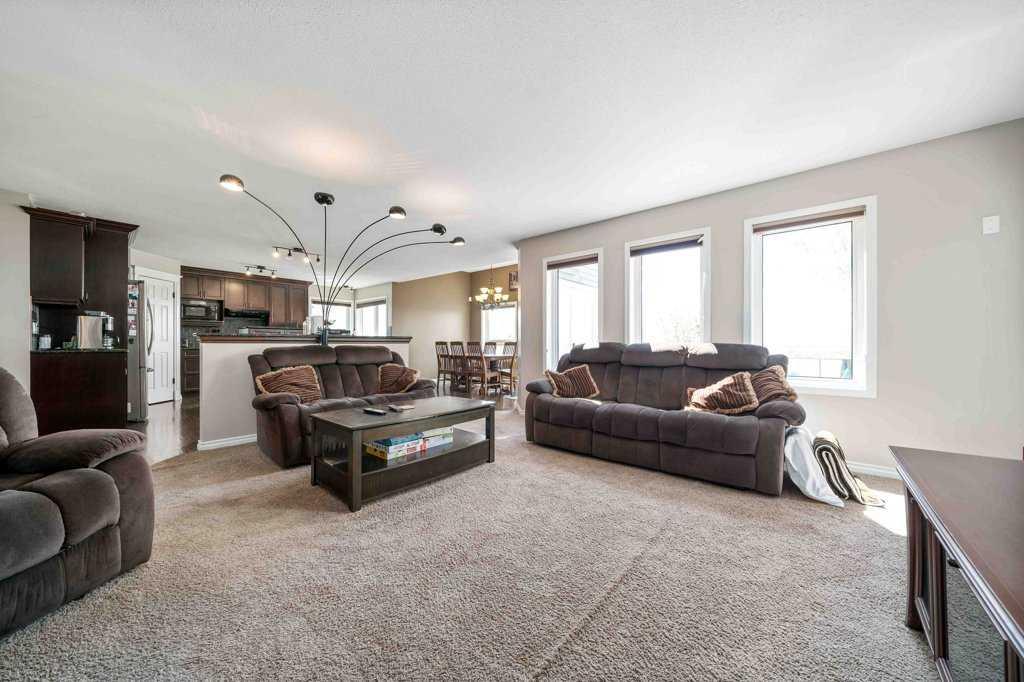 106 Redcliff Way SW