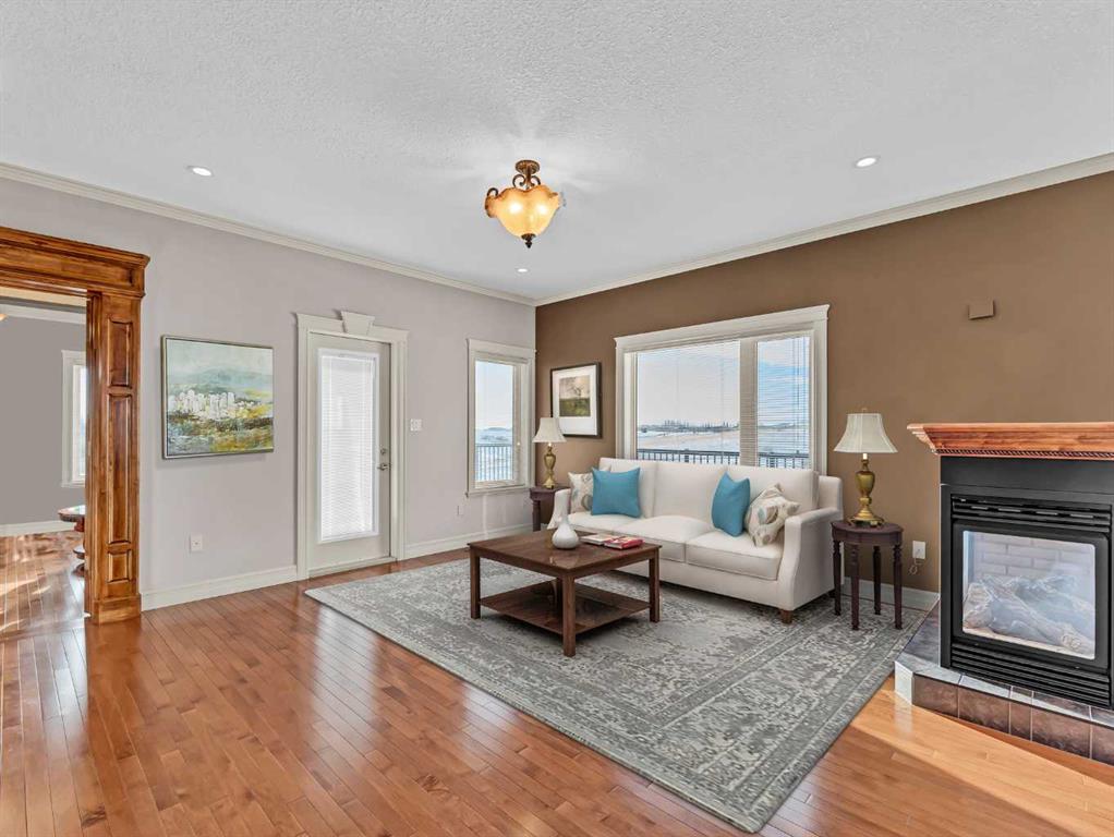 150 Desert Blume Crescent 