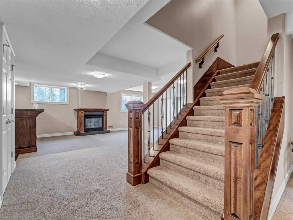 150 Desert Blume Crescent 