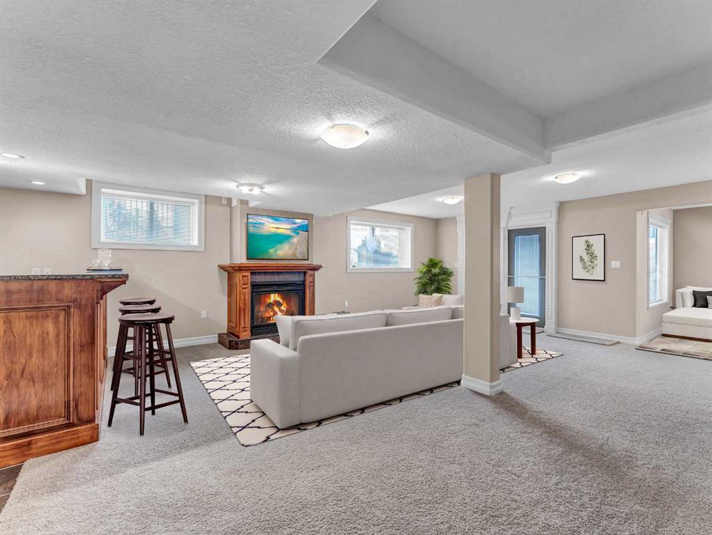 150 Desert Blume Crescent 