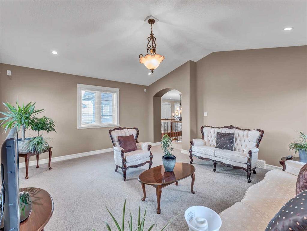 150 Desert Blume Crescent 