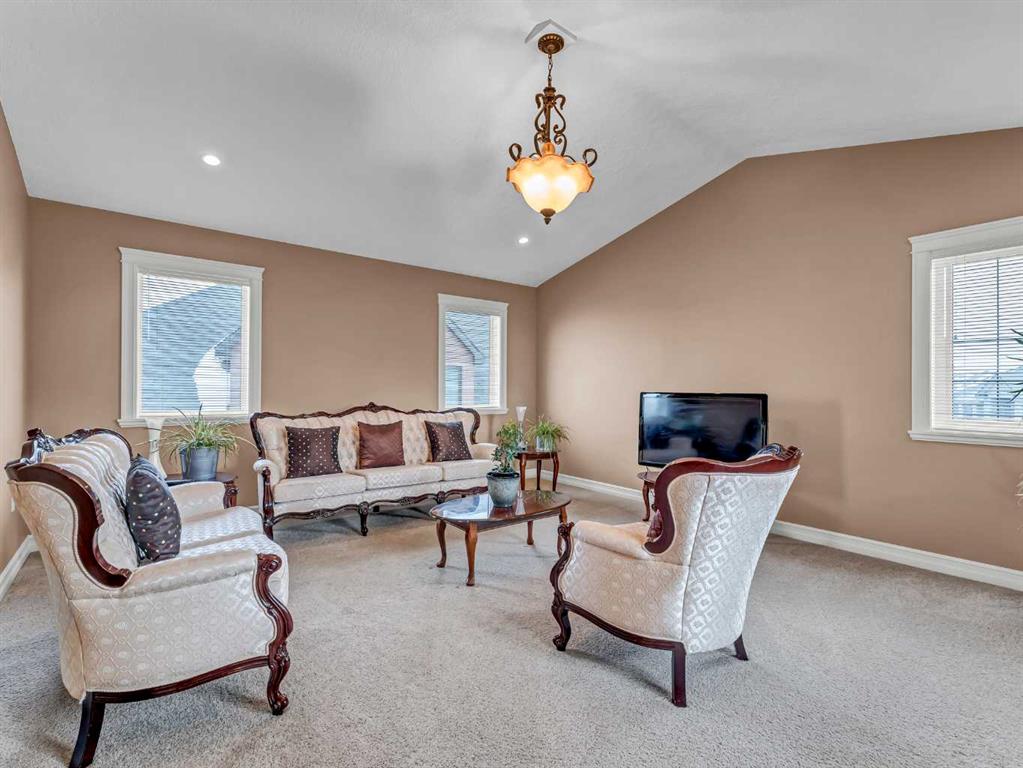 150 Desert Blume Crescent 
