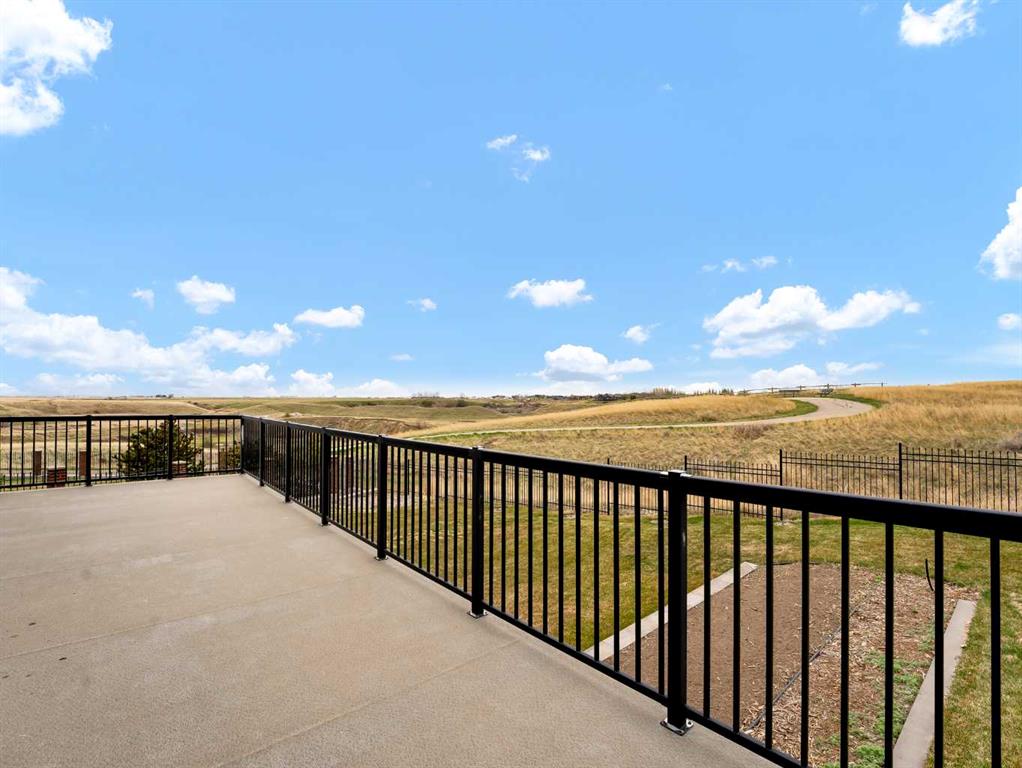 150 Desert Blume Crescent 