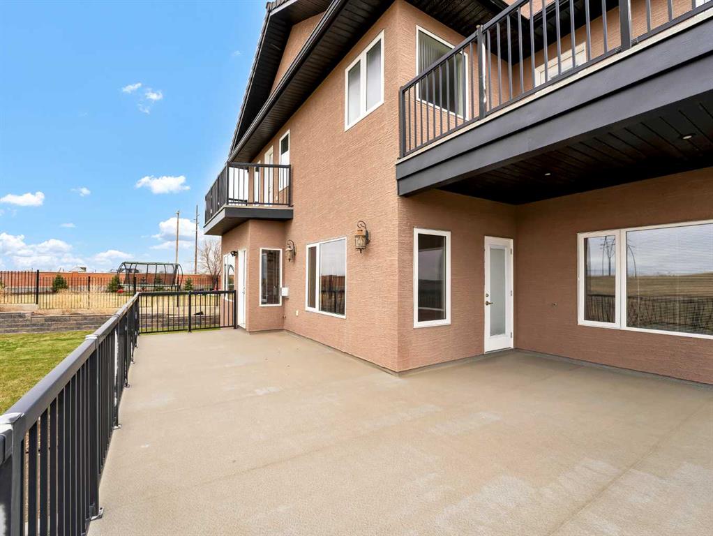 150 Desert Blume Crescent 