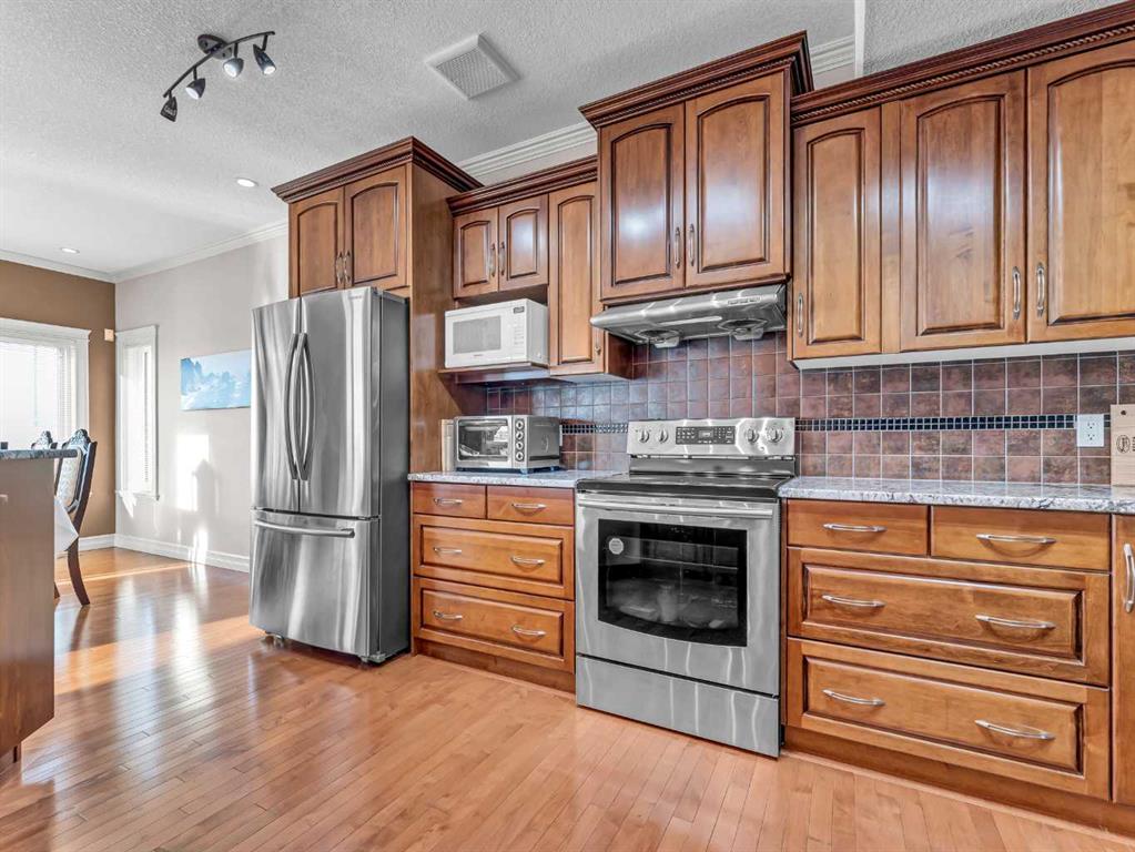 150 Desert Blume Crescent 