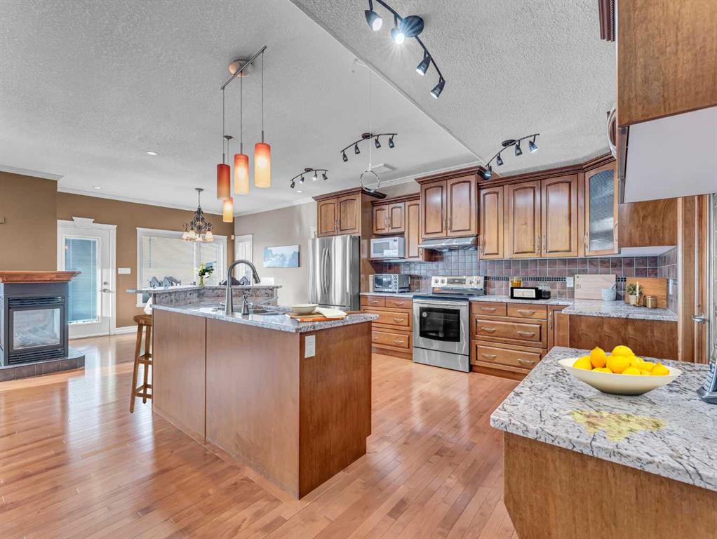 150 Desert Blume Crescent 