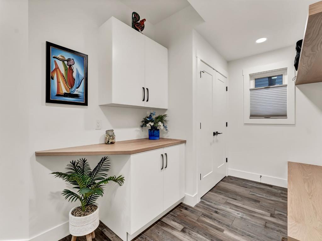 20 1 Street SW