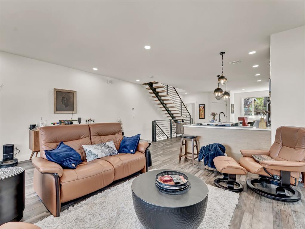 20 1 Street SW