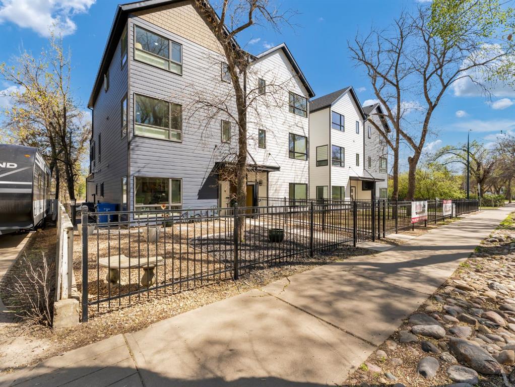 20 1 Street SW