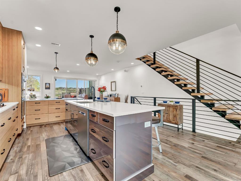 20 1 Street SW