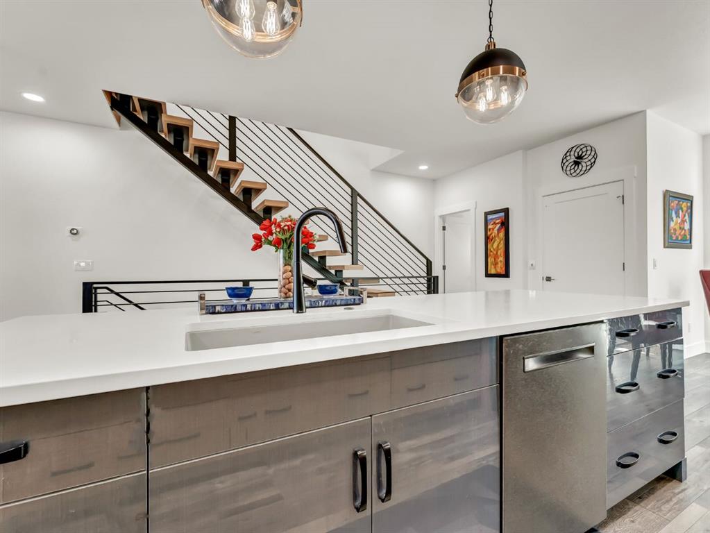 20 1 Street SW