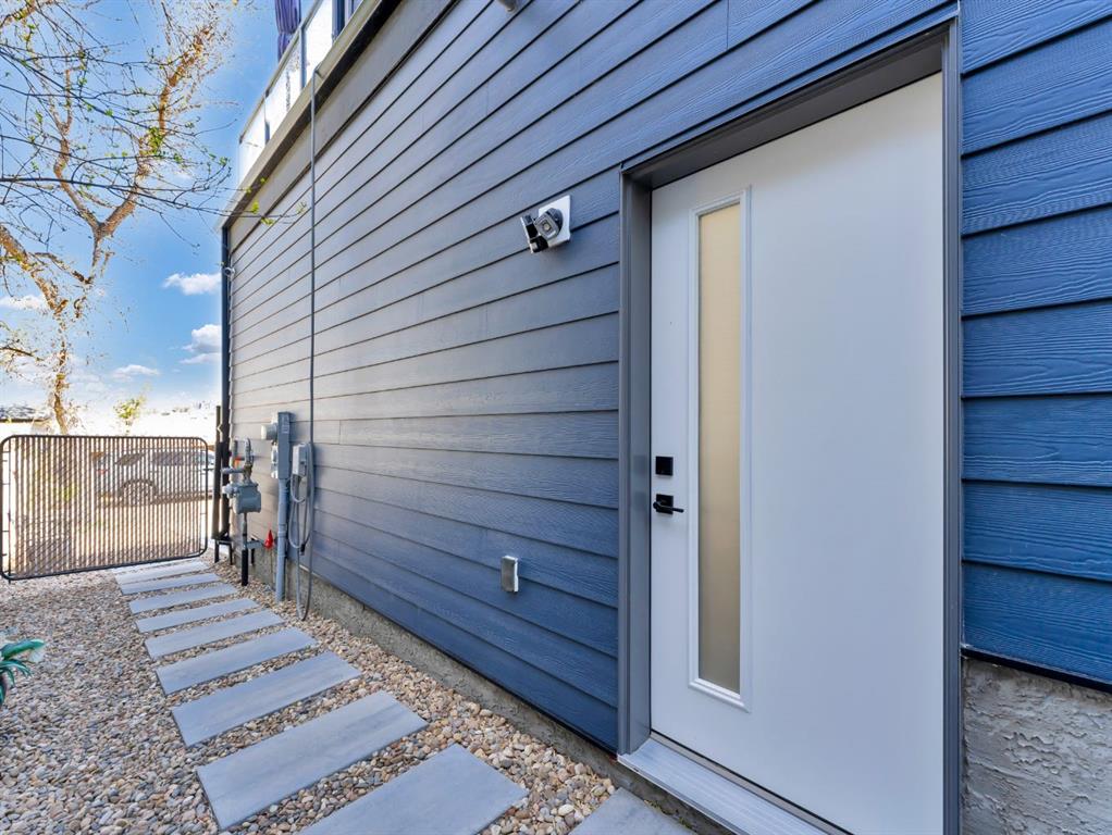 20 1 Street SW