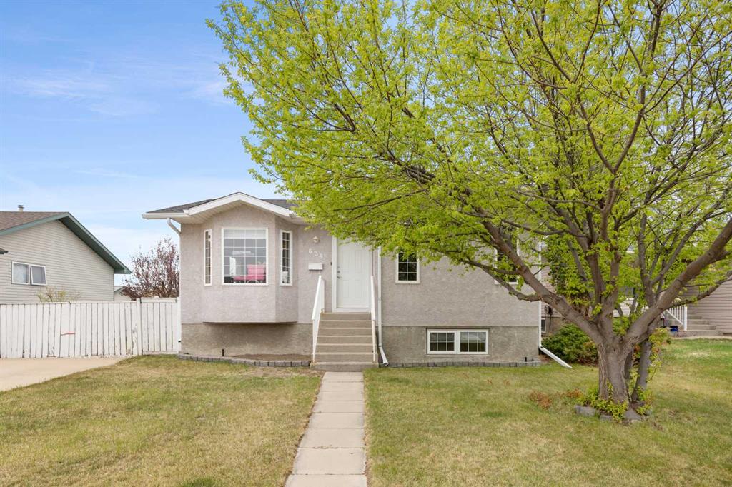 609 Hemingway Crescent NE, Medicine Hat