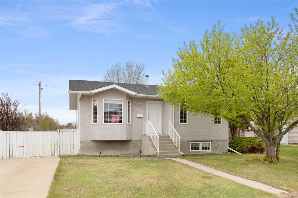 609 Hemingway Crescent NE