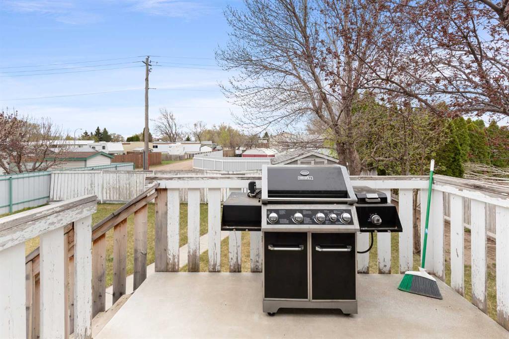 609 Hemingway Crescent NE