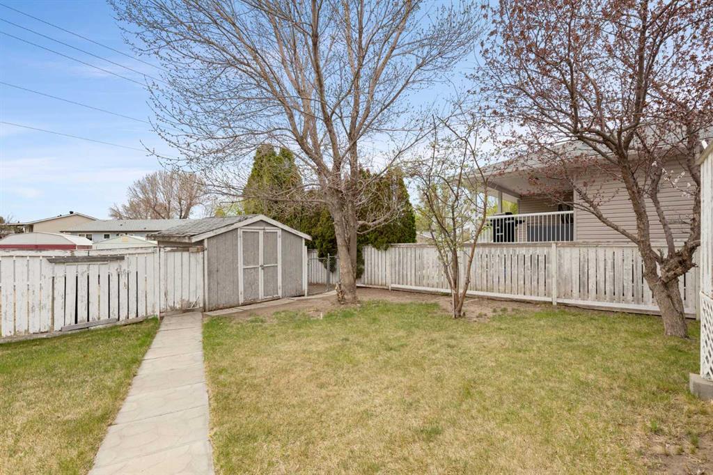 609 Hemingway Crescent NE