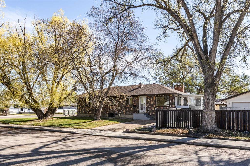 188 Burns Crescent NW
