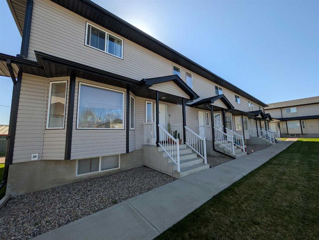 #4 128 3 Street NE, Redcliff