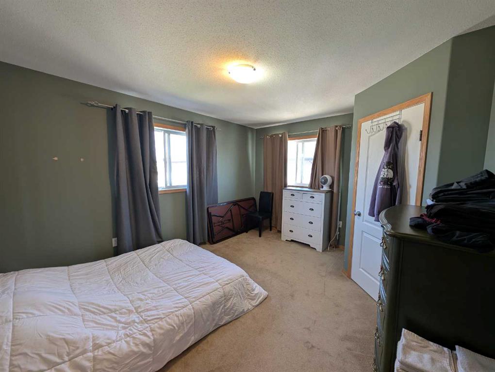 #4 128 3 Street NE